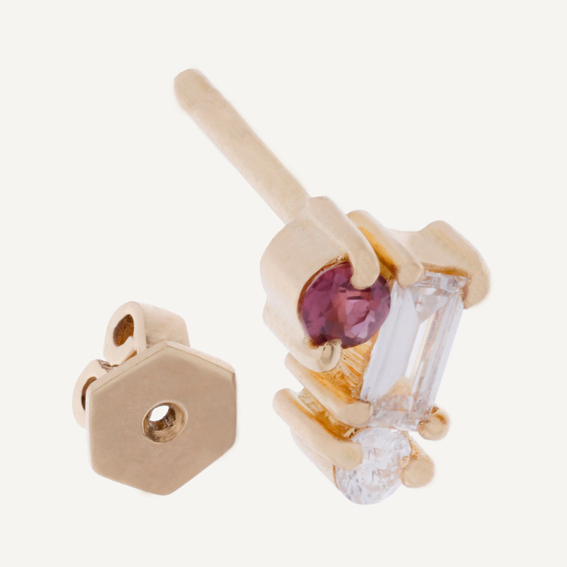 ARETA DIAMANTES Y RUBÍ ORO 18K