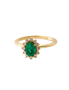 ANILLO ESMERALDA OVALADA CLUSTER DIAMANTES