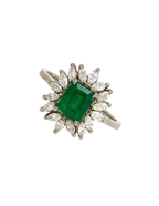 ANILLO ESMERALDA CUADRADA DIAMANTES MARQUISSE