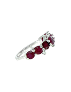 ANILLO RUBíS Y DIAMANTES REDONDOS